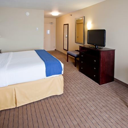 Holiday Inn Express Hotel & Suites Shelbyville By Ihg Værelse billede