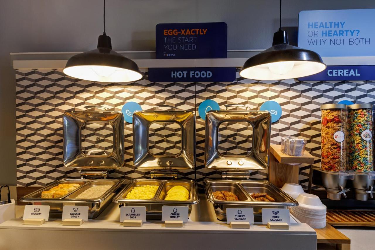 Holiday Inn Express Hotel & Suites Shelbyville By Ihg Eksteriør billede