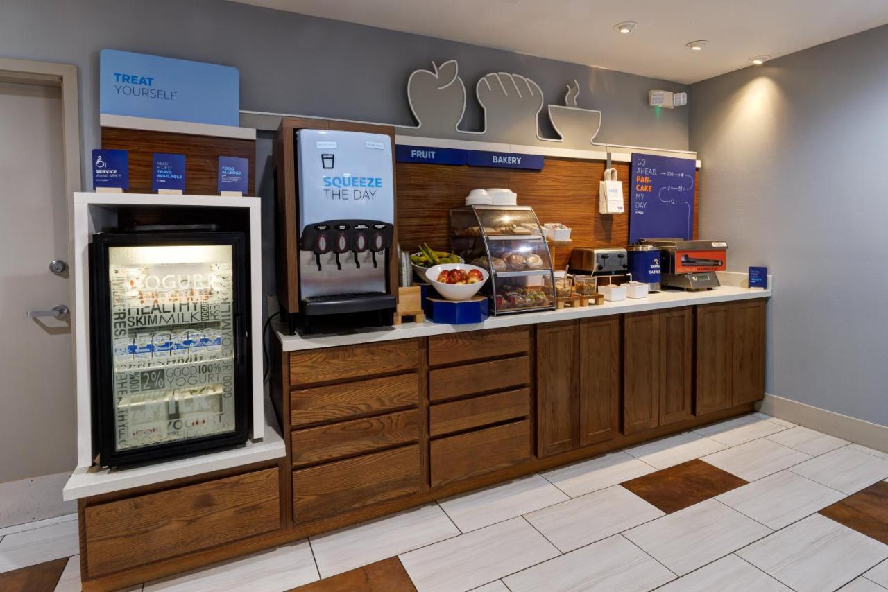 Holiday Inn Express Hotel & Suites Shelbyville By Ihg Eksteriør billede